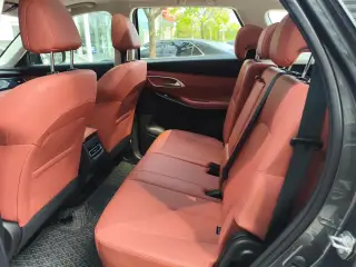 Changan CS75 PRO 2026 gris sièges arrière en cuir — véhicule importé de Chine par Chine Direct Auto