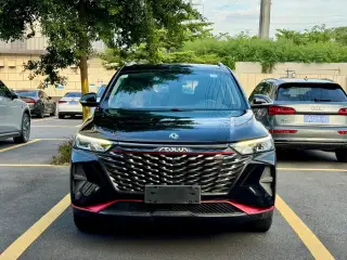 Dongfeng Fengshen AX7 2022 noir vu de face — véhicule importé de Chine par Chine Direct Auto