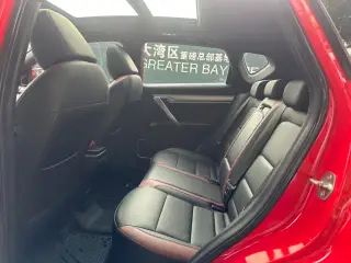 Geely Binyue 2020 rouge banquette arrière — véhicule importé de Chine par Chine Direct Auto