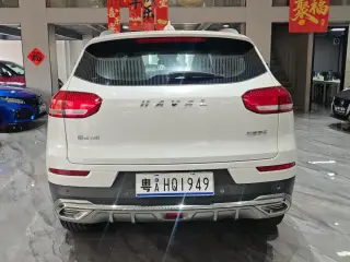 Haval H6 2021 blanc vu de l'arrière — véhicule importé de Chine par Chine Direct Auto