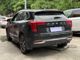 Haval Jolion 2021 noir de trois quarts arrière — véhicule importé de Chine par Chine Direct Auto