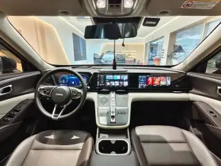 Haval Xiaolong MAX 2023 noir poste de conduite — véhicule importé de Chine par Chine Direct Auto