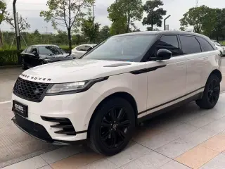 Range Rover Velar 2023 blanc de trois quarts avant — véhicule importé de Chine par Chine Direct Auto